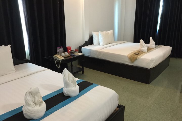 Room 28 of 106