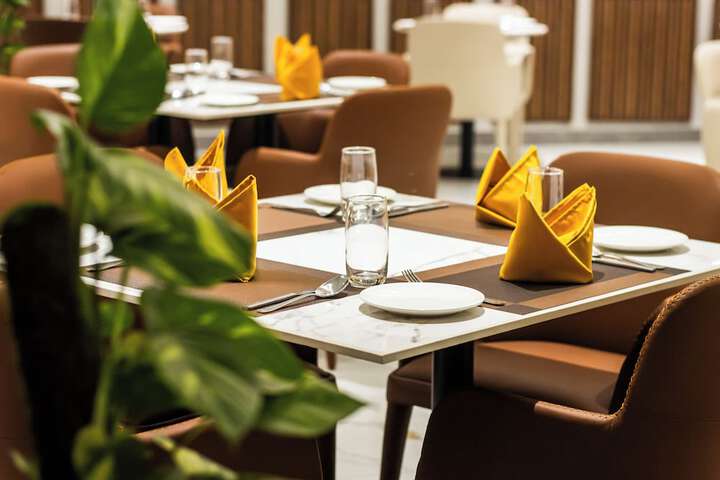 Dining 40 of 47
