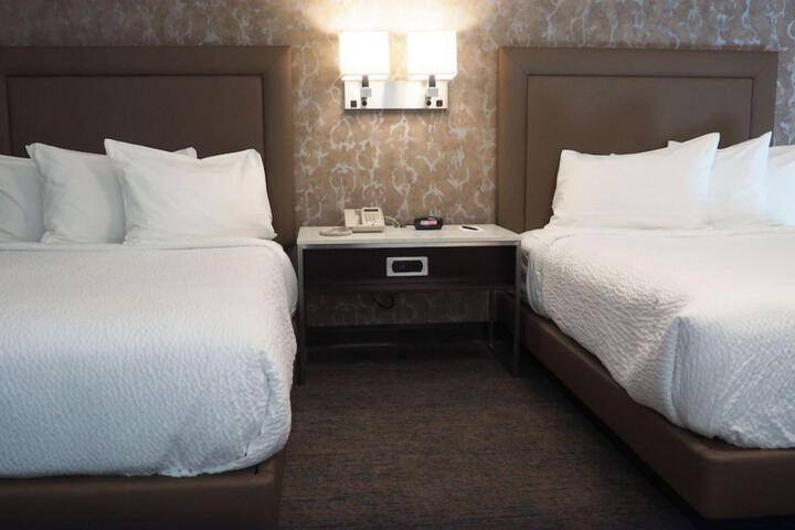 2 Double Beds (16 of 21)