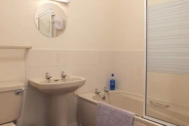 Room 8 of 11