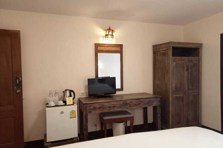 Room 19 of 38
