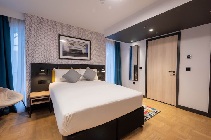 Room 13 of 24