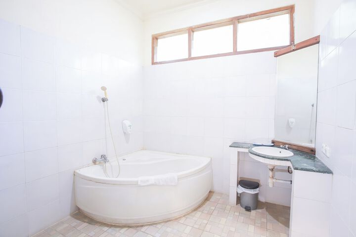 Clean Restrooms