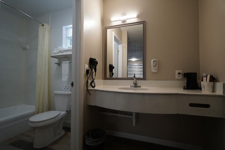 2 Queen Beds Ground Floor (9 of 9)