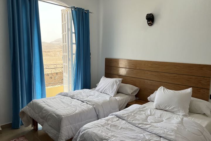 Room 13 of 100