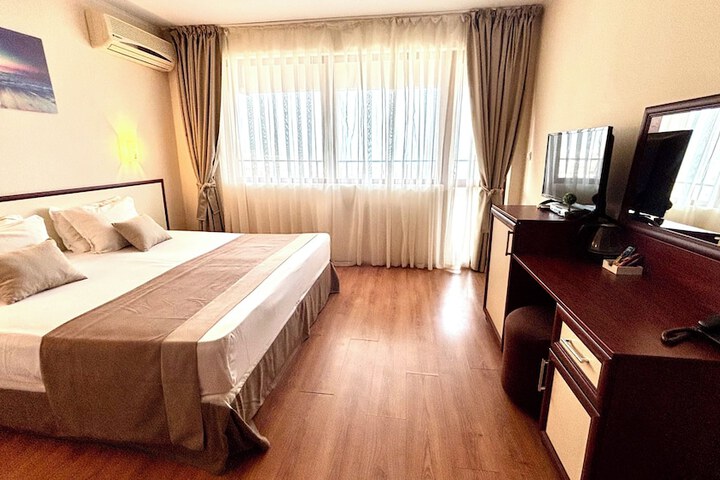 Room 29 of 34