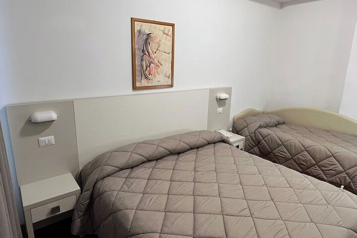 Room 40 of 139