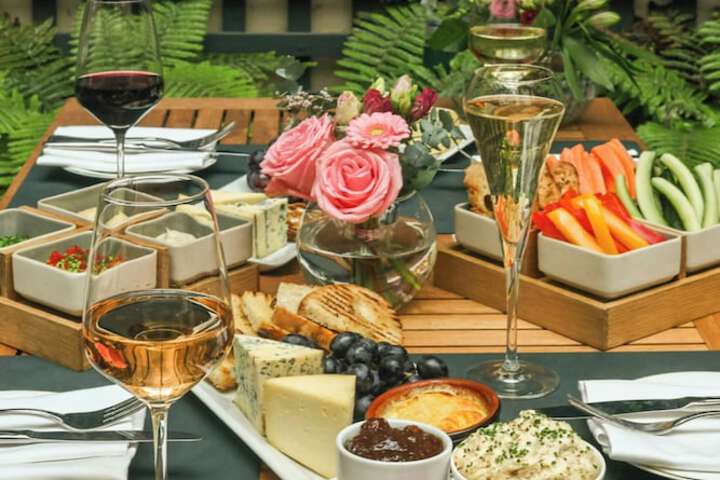 Dining 77 of 122