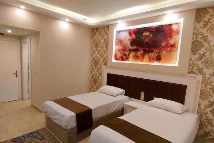 Room 4 of 14