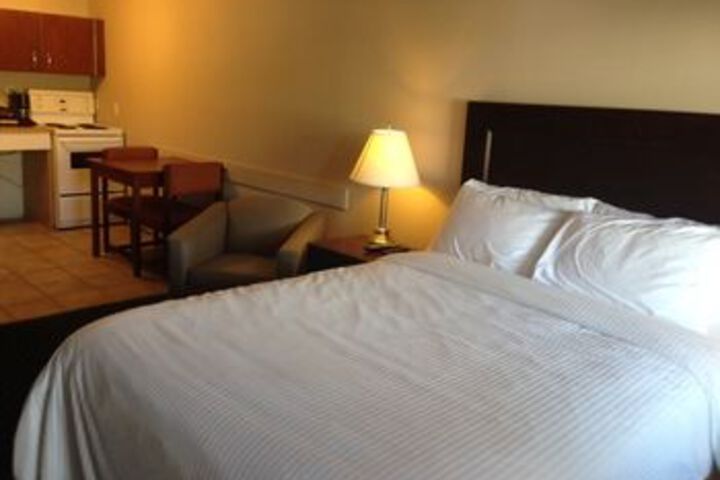 Room 4 of 9