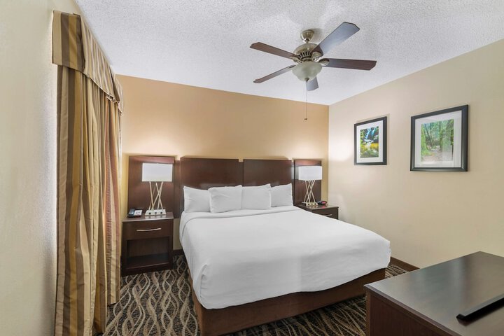 Room 13 of 41