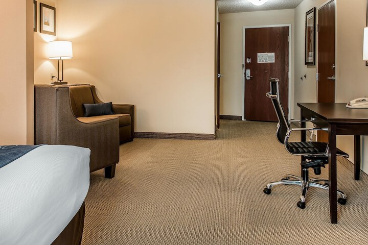 2 Queen Beds Suite (2 of 14)