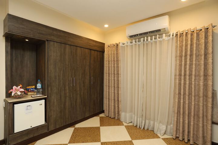 Room 14 of 30