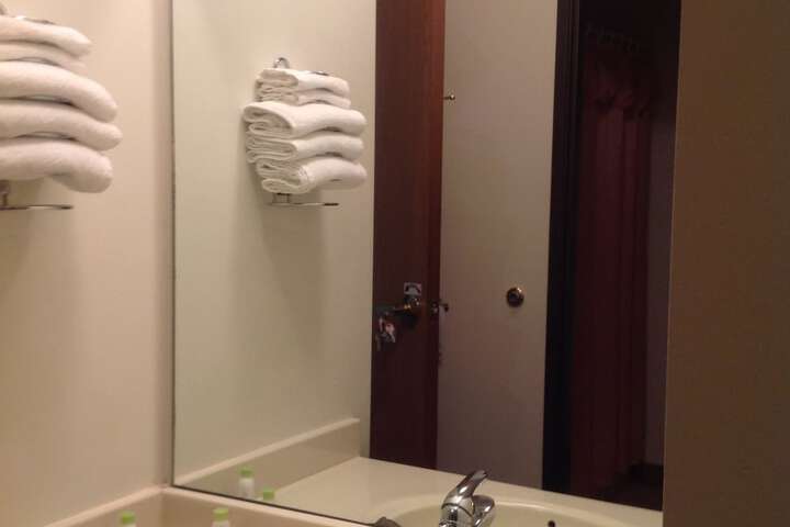 Bathroom sink
