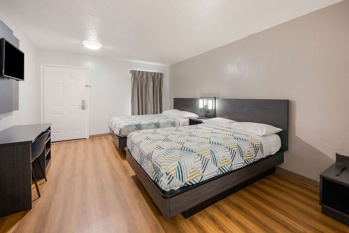 Room 14 of 28