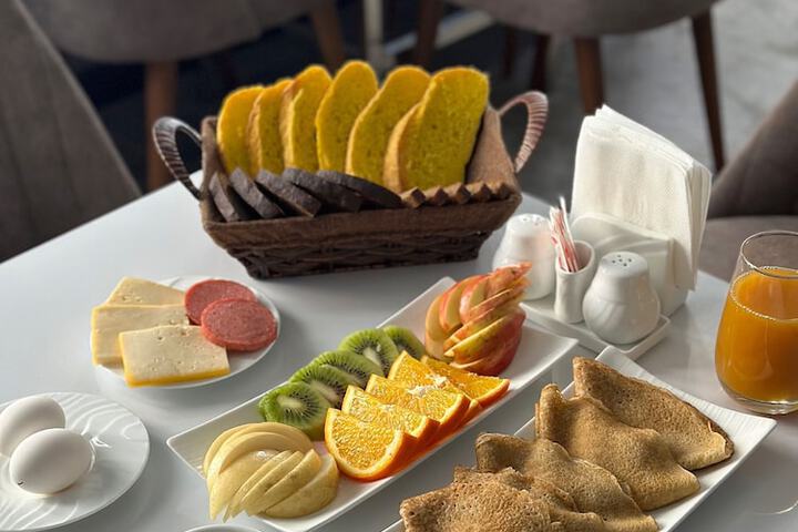 Breakfast/Coffee Service 19 of 25