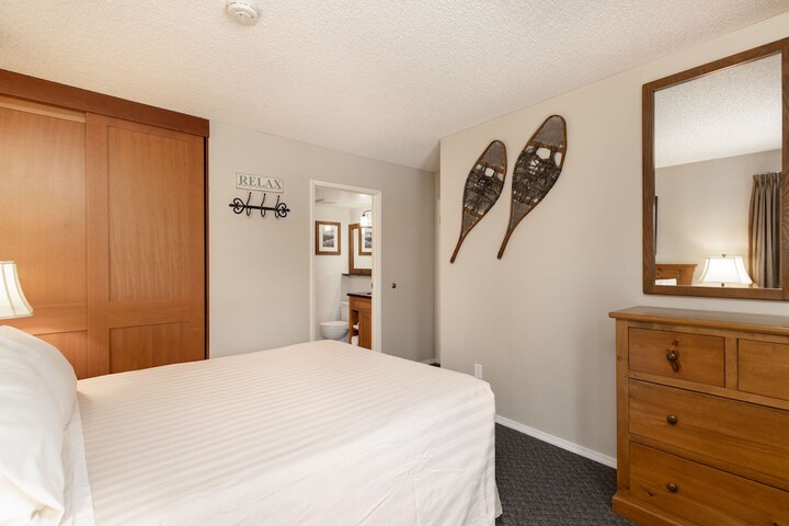 Room 13 of 26