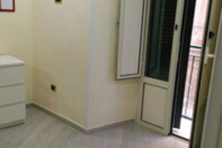 Room 9 of 16