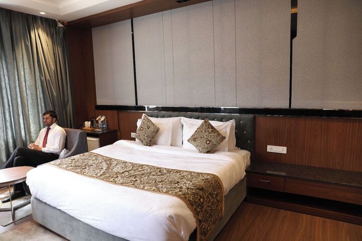 Room 15 of 29