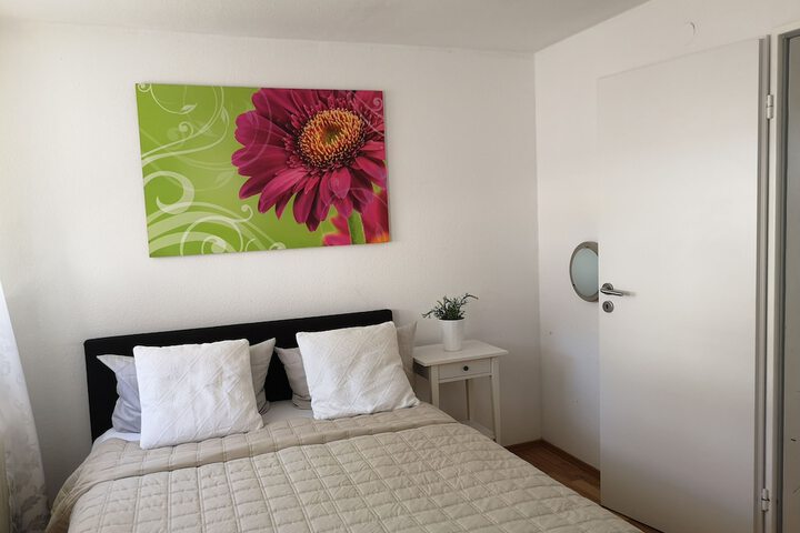 Room 27 of 145