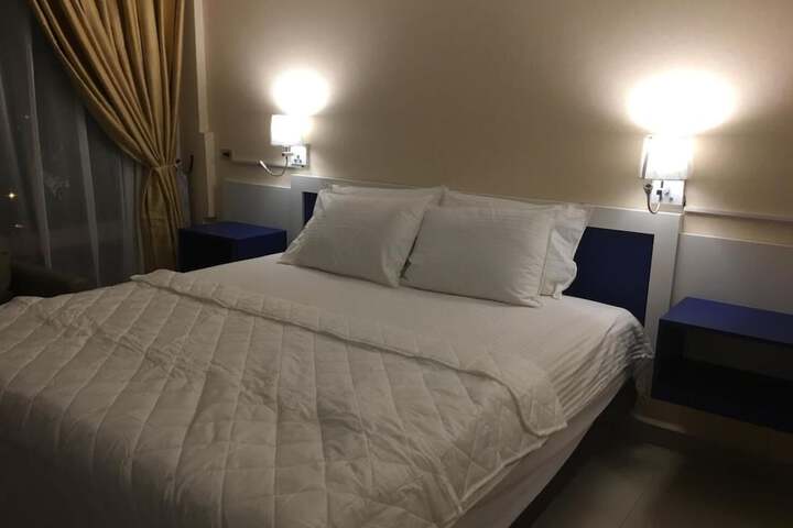 Room 6 of 22