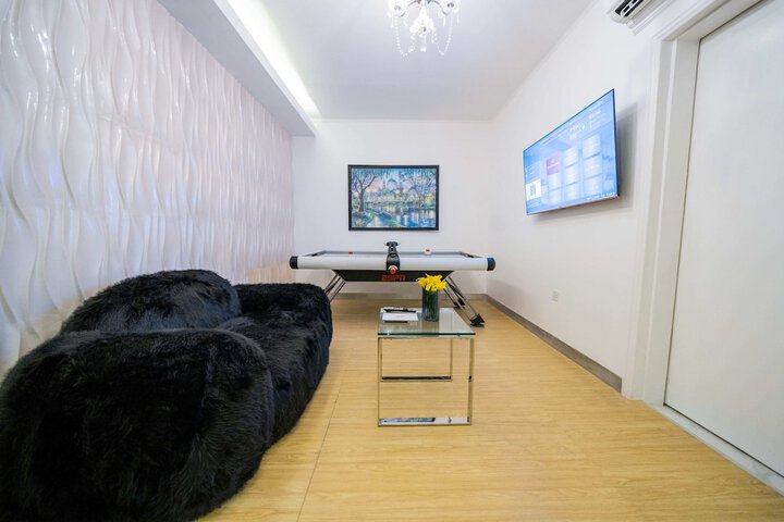 Room 17 of 72