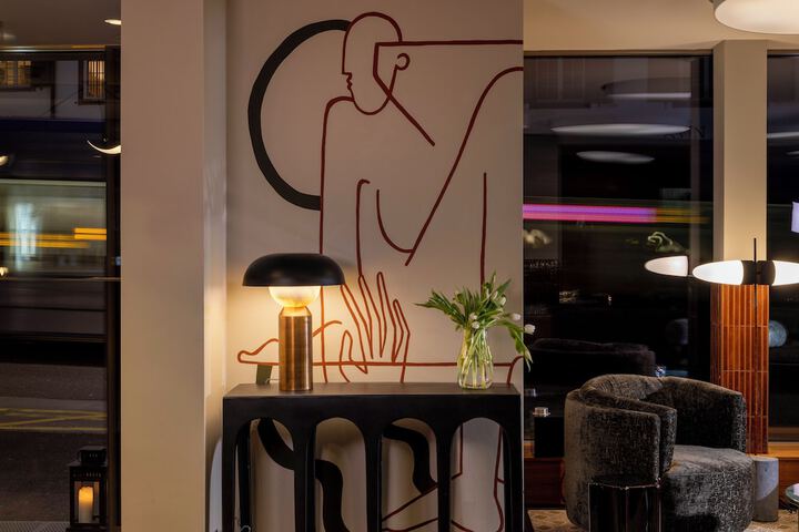 Entrance & Lobby