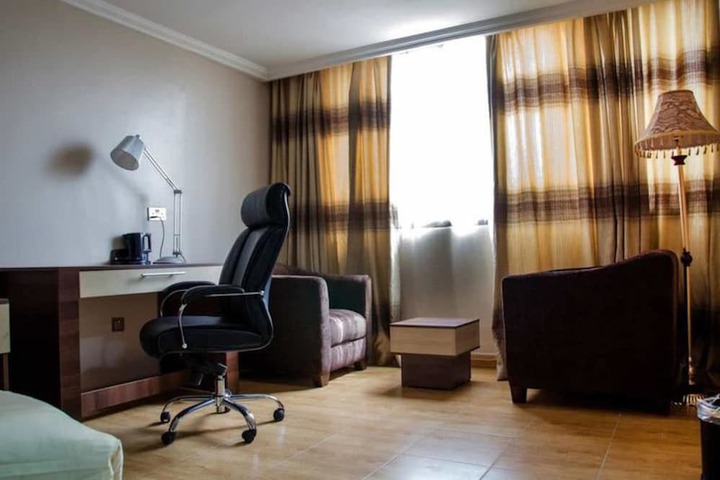 Room 4 of 22