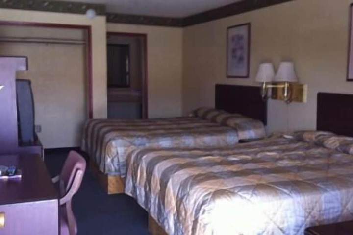 Room 2 of 3