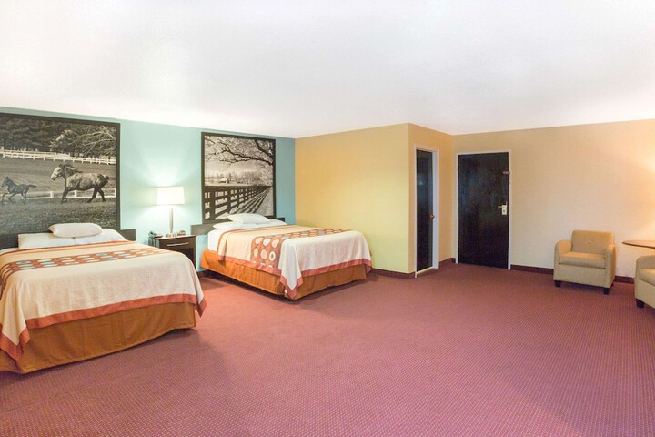 1 Queen Bed (25 of 29)