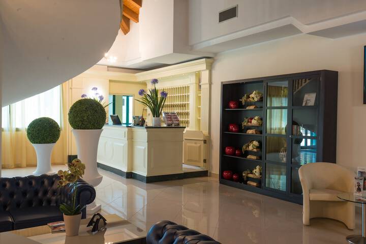 Guest Lobby