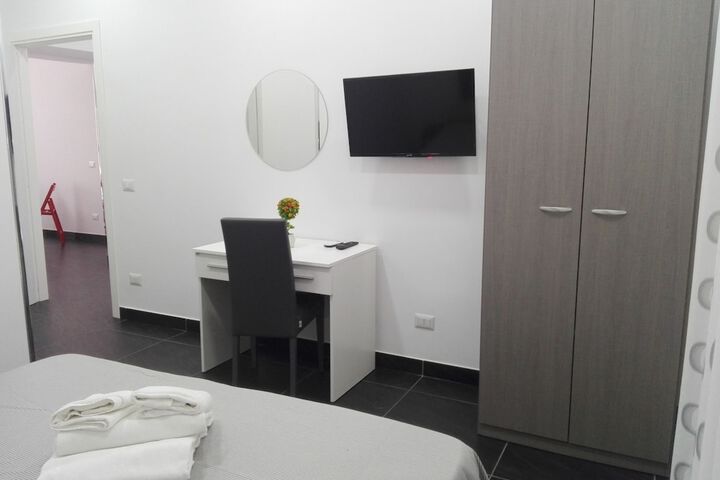 Room 4 of 22