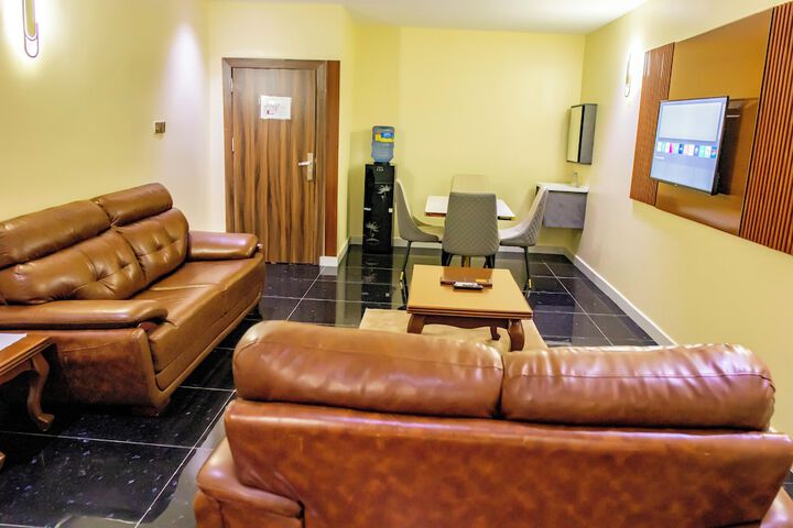 Room 8 of 20