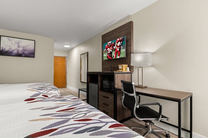 Deluxe 2 Queen Beds (8 of 8)