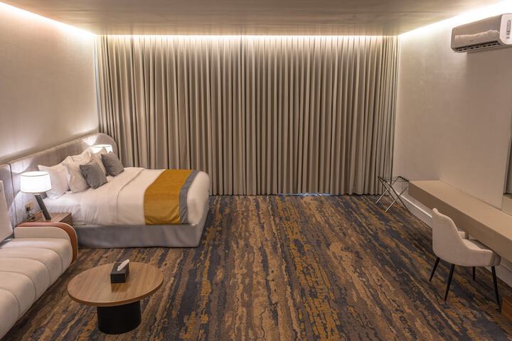 Room 16 of 37