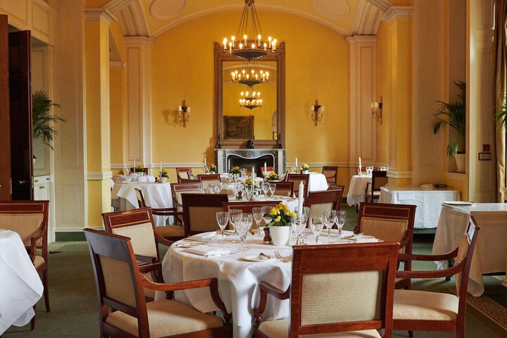 Dining 59 of 64
