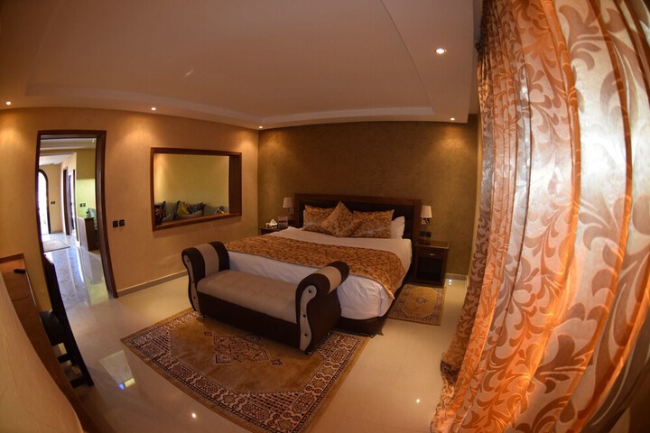 Room 11 of 42