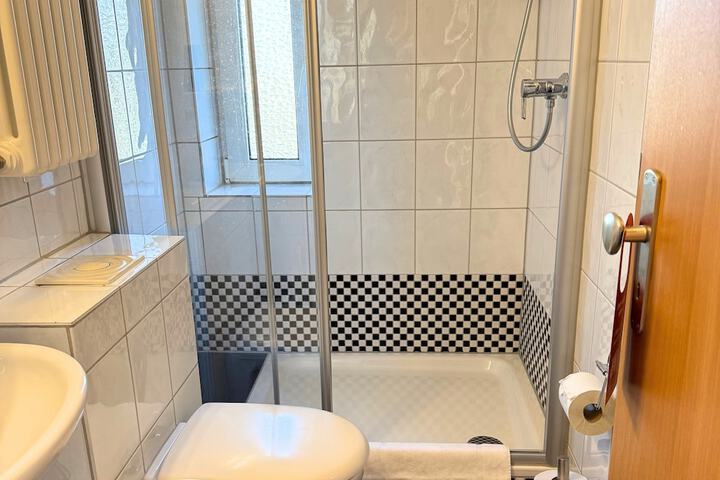 Room 10 of 24