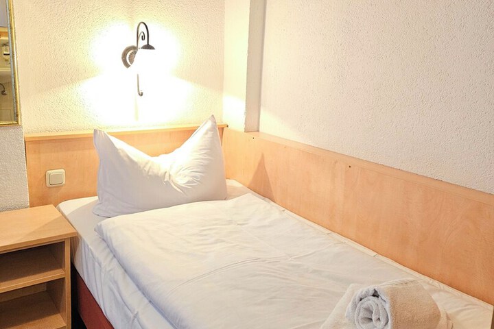 Room 45 of 96