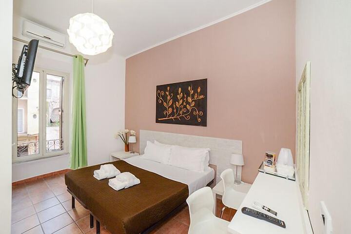 Room 15 of 18