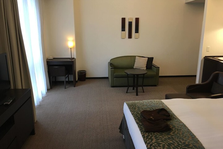 Room 21 of 100