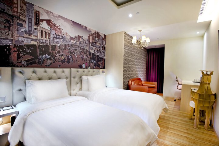 Room 14 of 87