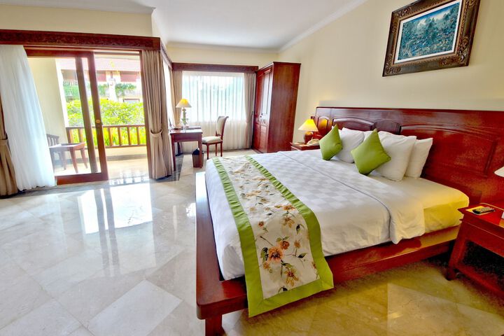 Room 6 of 74