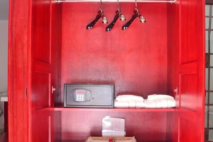 Room 10 of 40