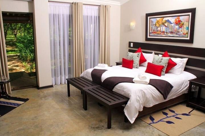 Room 8 of 25