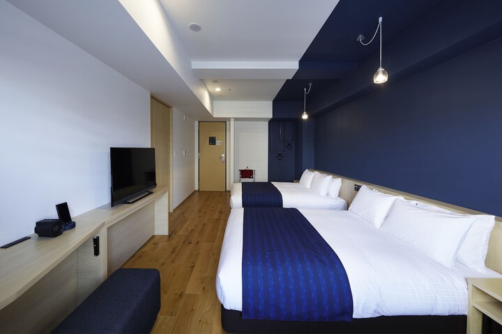 Room 18 of 121