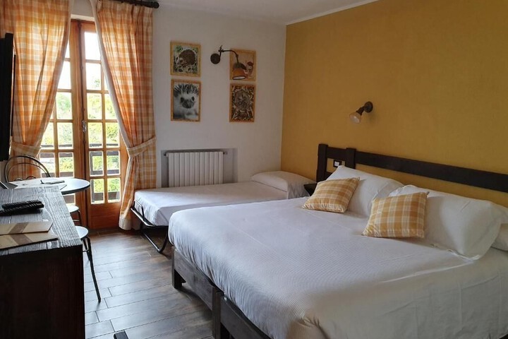 Room 3 of 34