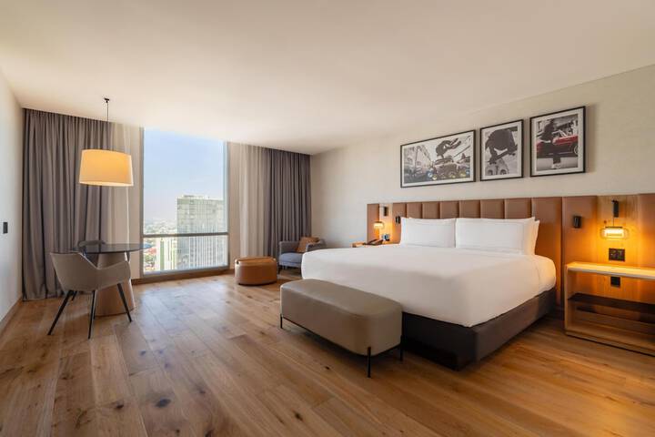 Room 30 of 170