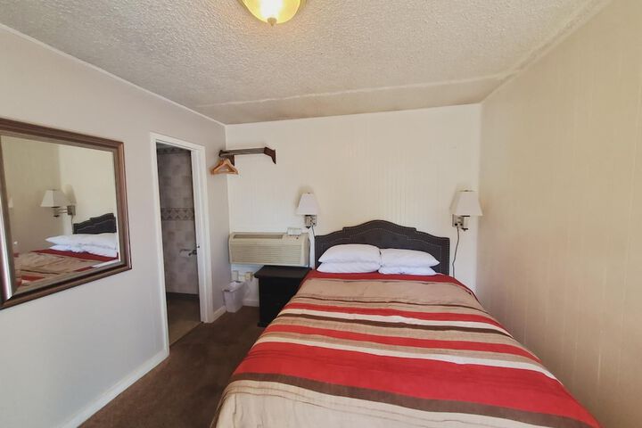 Room 10 of 19