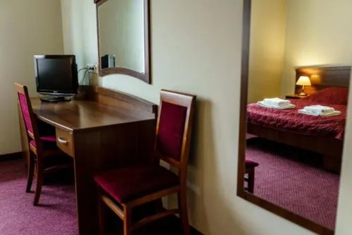 Room 6 of 23